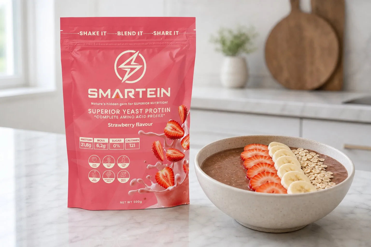 Smartein Erdbeerprotein mit einer Smoothie Bowl